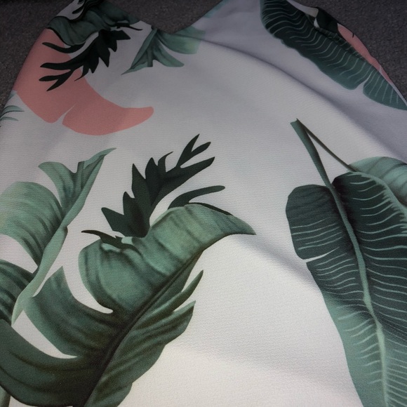 🌟BRAND NEW🌟 White floral dress with palm trees! - Picture 4 of 5